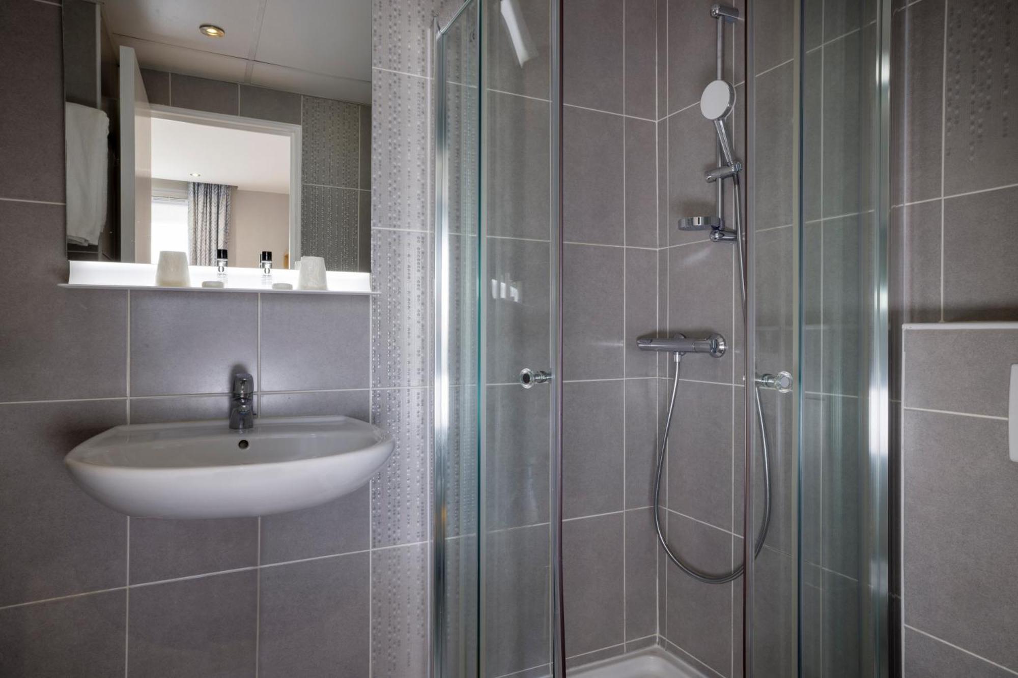 Charlemagne 3* Neuilly-sur-Seine
