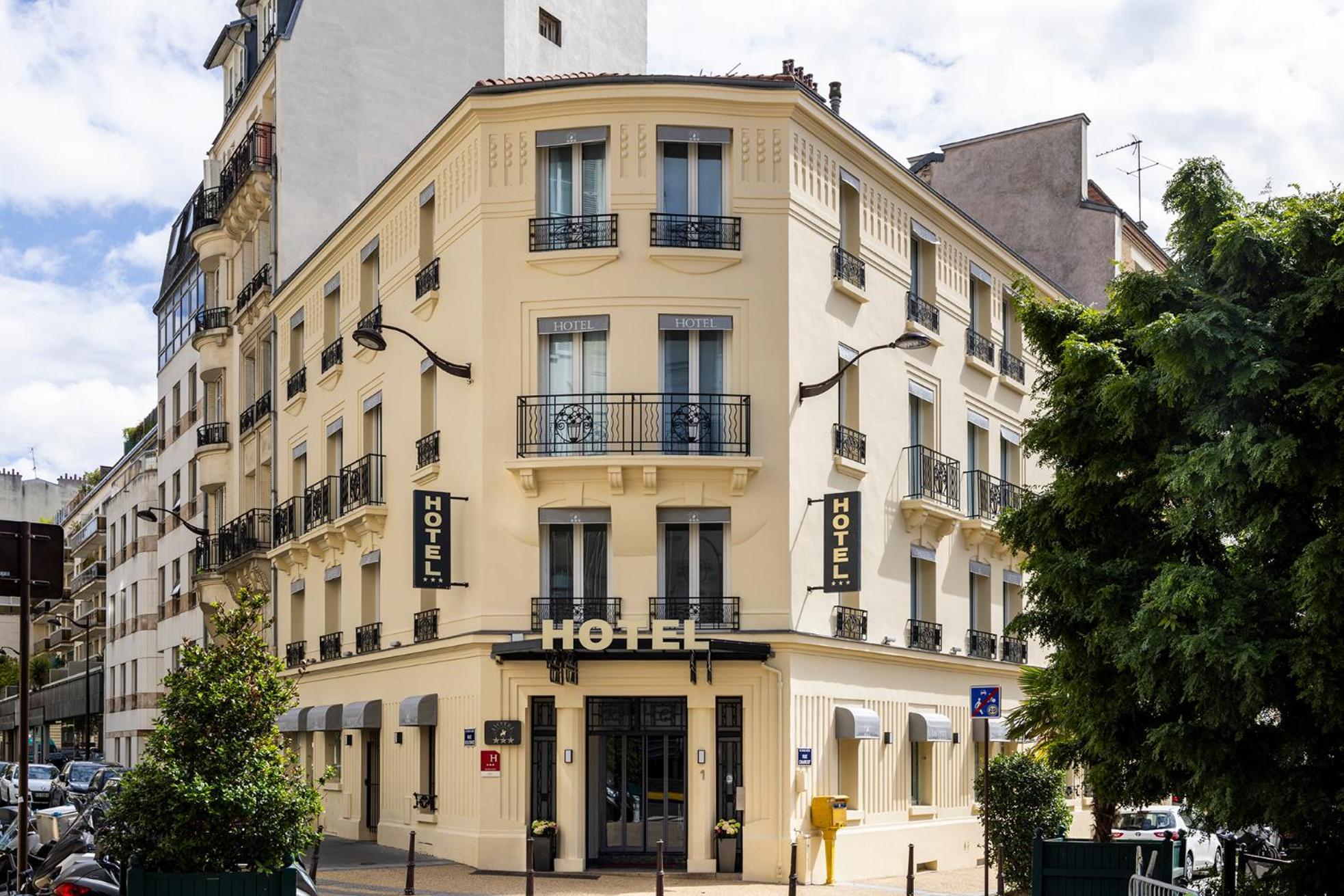 Charlemagne Hotel